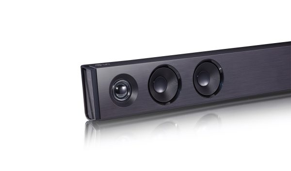 Barre de son LG dotée d’une puissance de sortie de 300 W, de 2.1 canaux, de la fonction de Calibration automatique du son et TV Sound Sync – Image 4